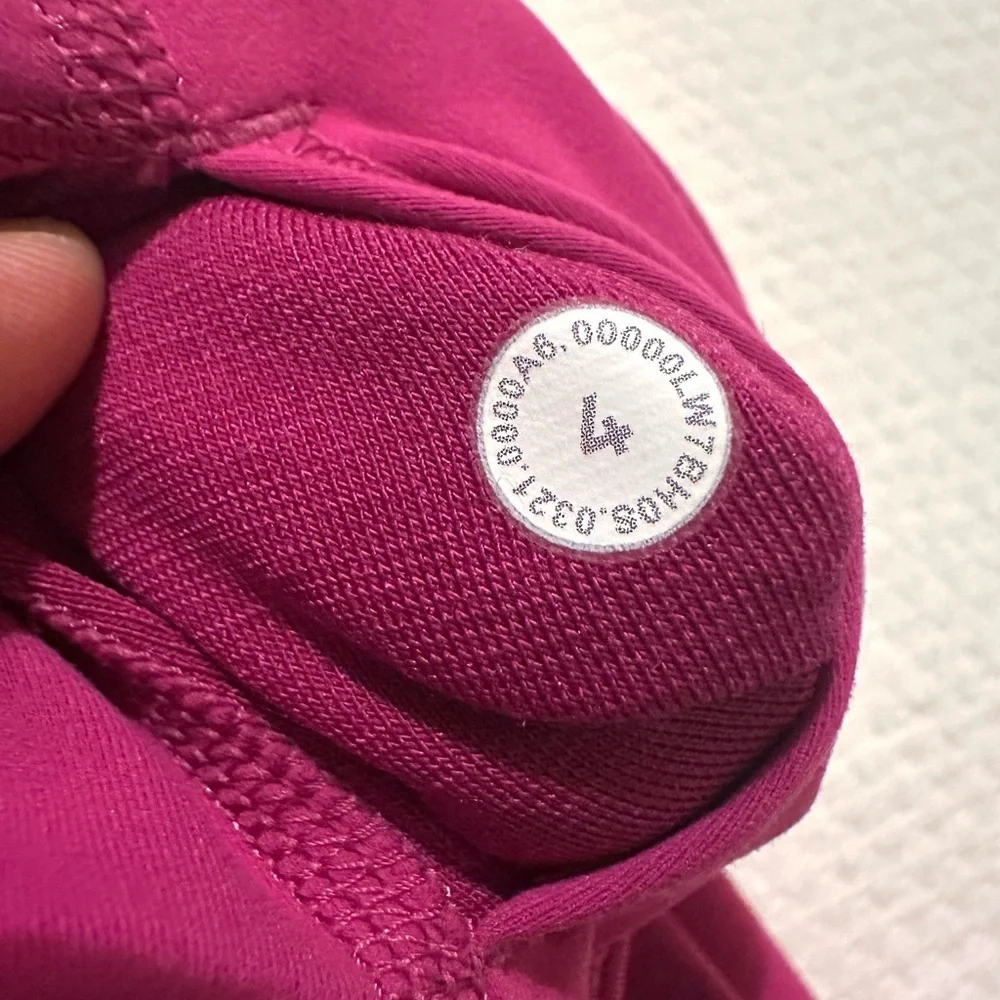 Lululemon Wunder Train High Rise Short 8" - Ripened Raspberry SZ 4 - Picture 6 of 6